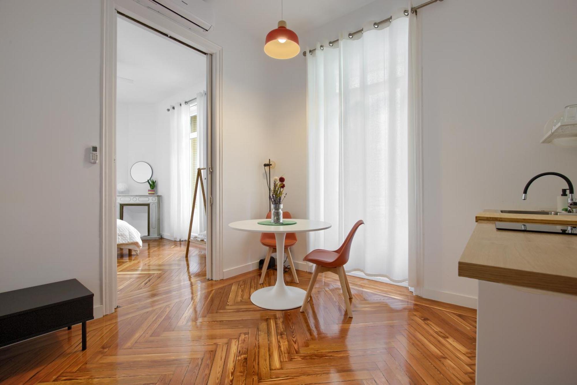 Mezzanine Orange Apartman Madrid Szoba fotó